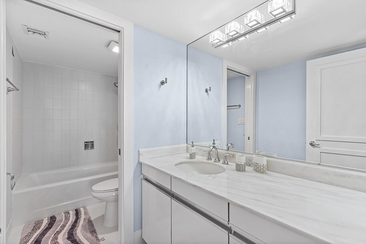 100 Lakeshore Drive, Unit 252, North Palm Beach, FL 33408 Photo