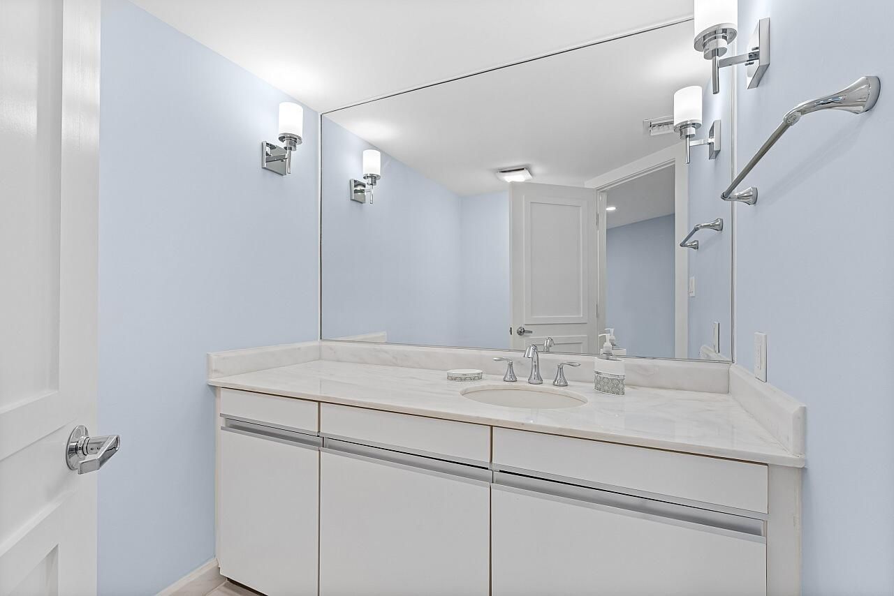 100 Lakeshore Drive, Unit 252, North Palm Beach, FL 33408 Photo