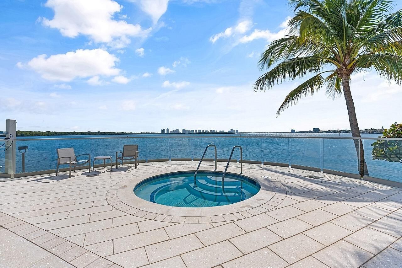 100 Lakeshore Drive, Unit 252, North Palm Beach, FL 33408 Photo