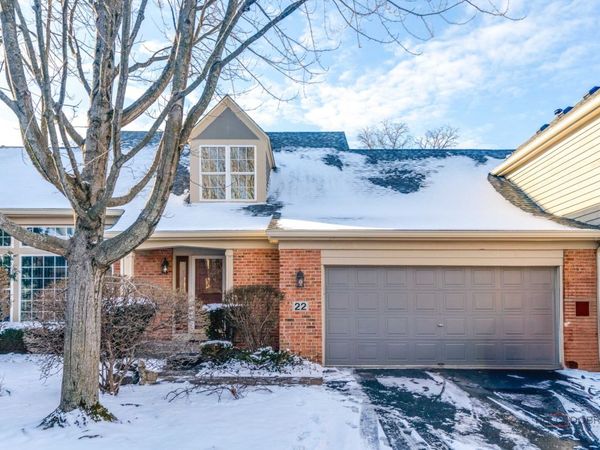 22 Ashford Court, Lincolnshire, IL 60069