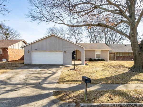 1109 N Hickory Court, Broken Arrow, OK 74012