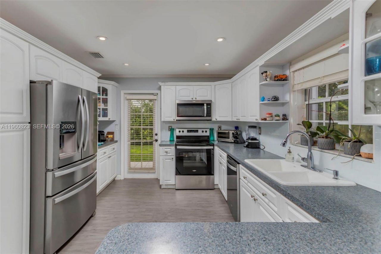 11351 SW 63rd Ter, Miami, FL 33173 Photo