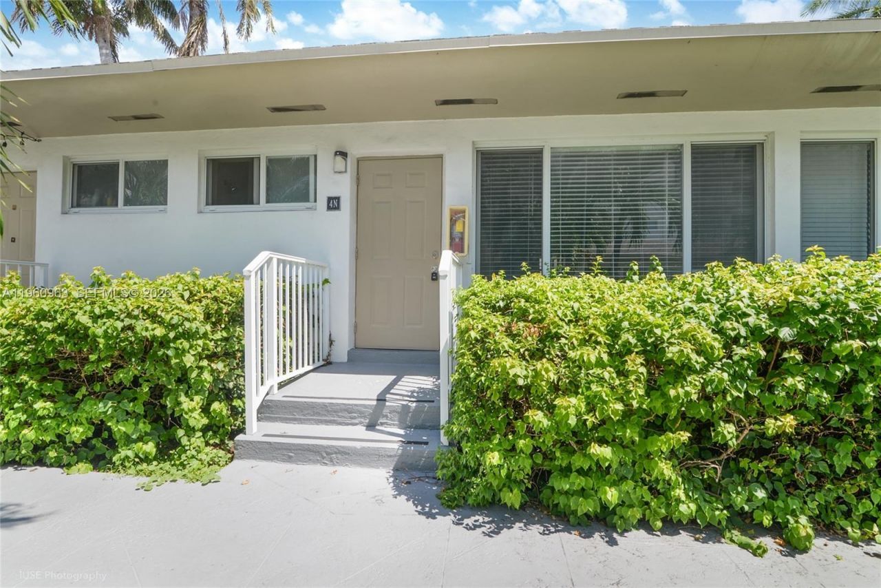 1050 98th St, Unit 4W, Bay Harbor Islands, FL 33154 Photo