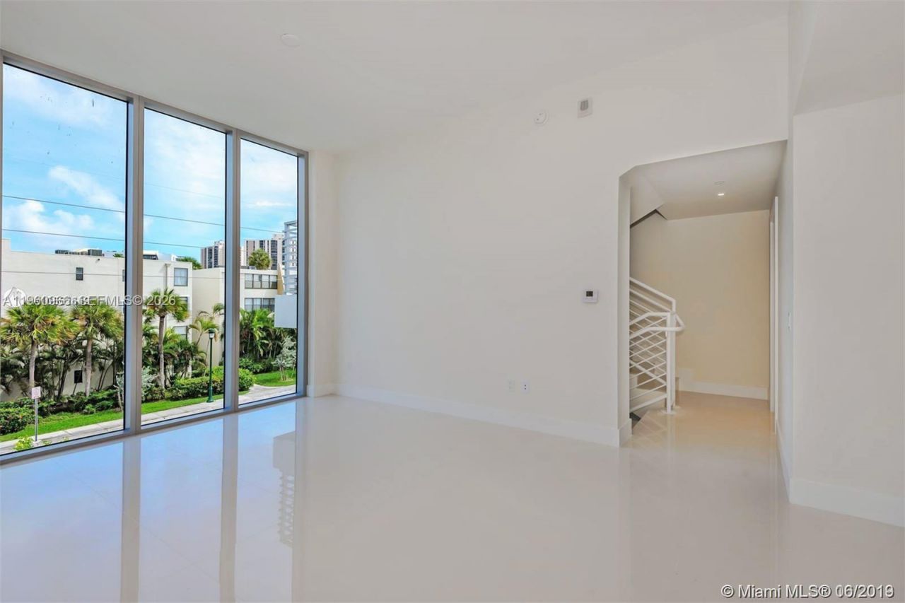 2960 NE 207th St , Unit TS-102, Aventura, FL 33180 Photo