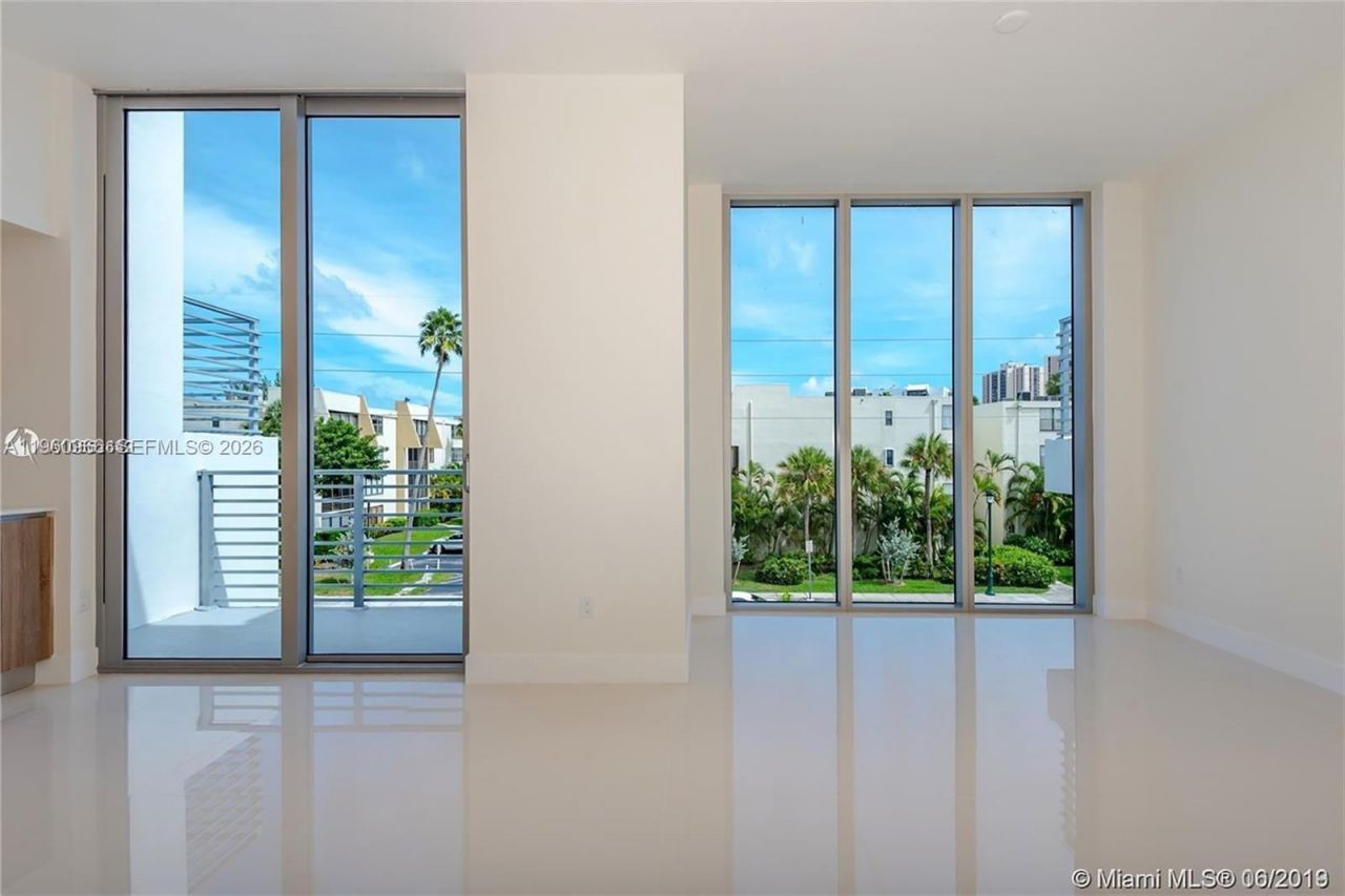 2960 NE 207th St , Unit TS-102, Aventura, FL 33180 Photo