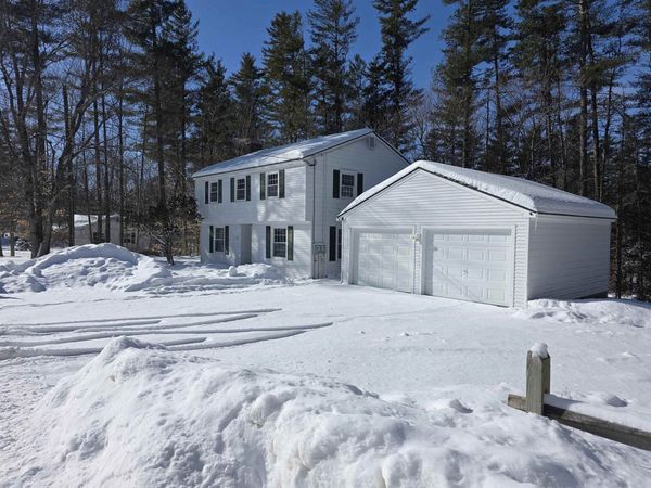 27 Webb Road, Peterborough, NH 03458