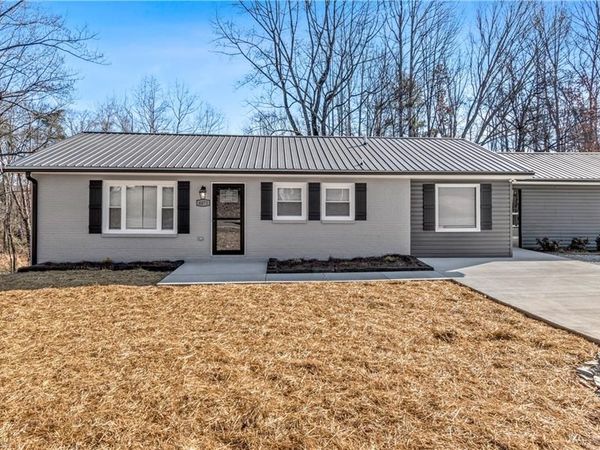 4075 E NC Highway 268, Pilot Mountain, NC 27041