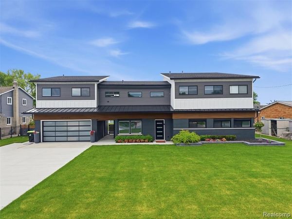 37645 Lakeville Street, Harrison Twp, MI 48045