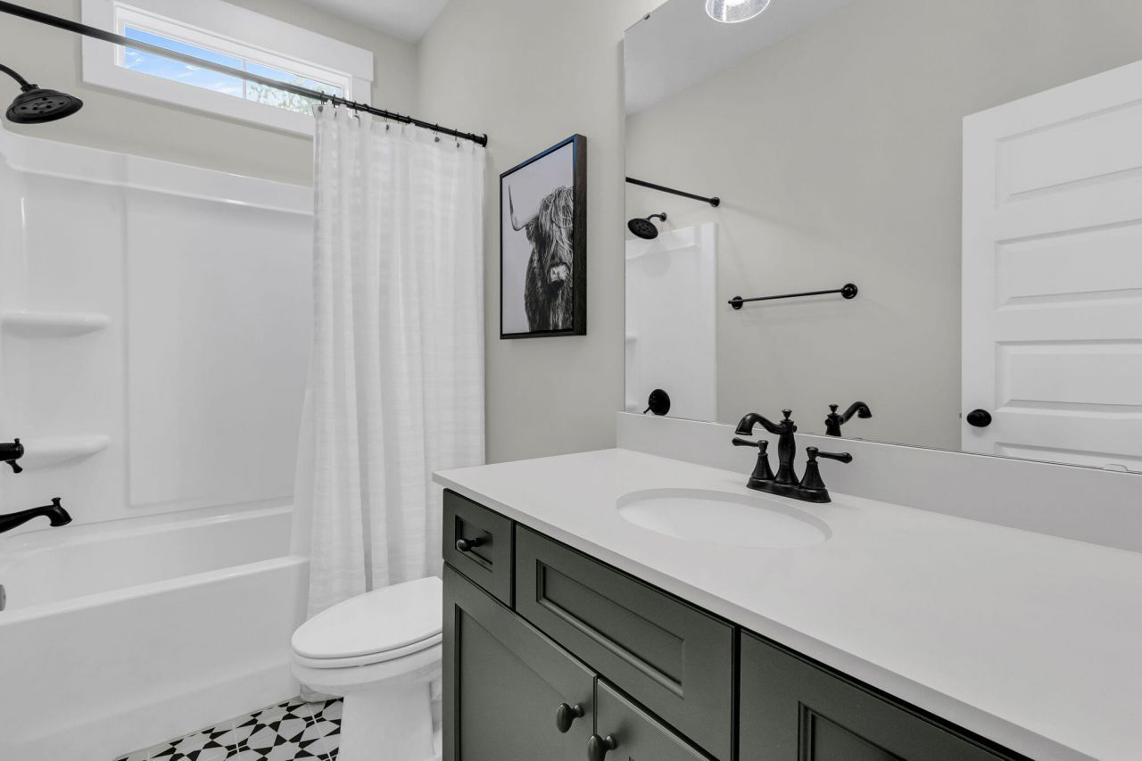 121 Falaise Street Photo 38