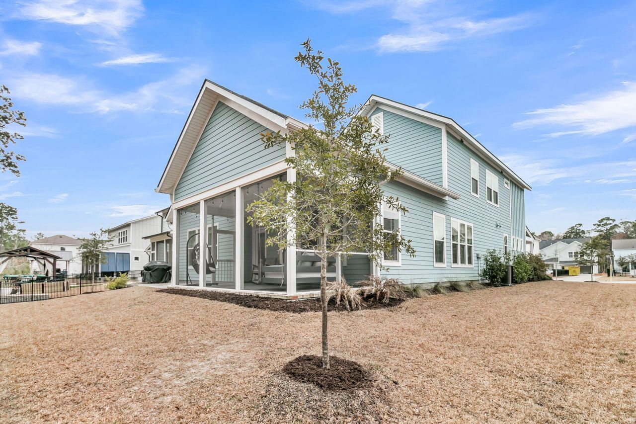 121 Falaise Street Photo 43