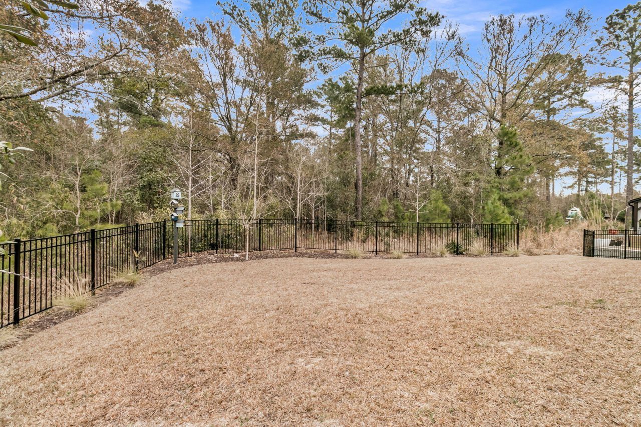 121 Falaise Street Photo 47