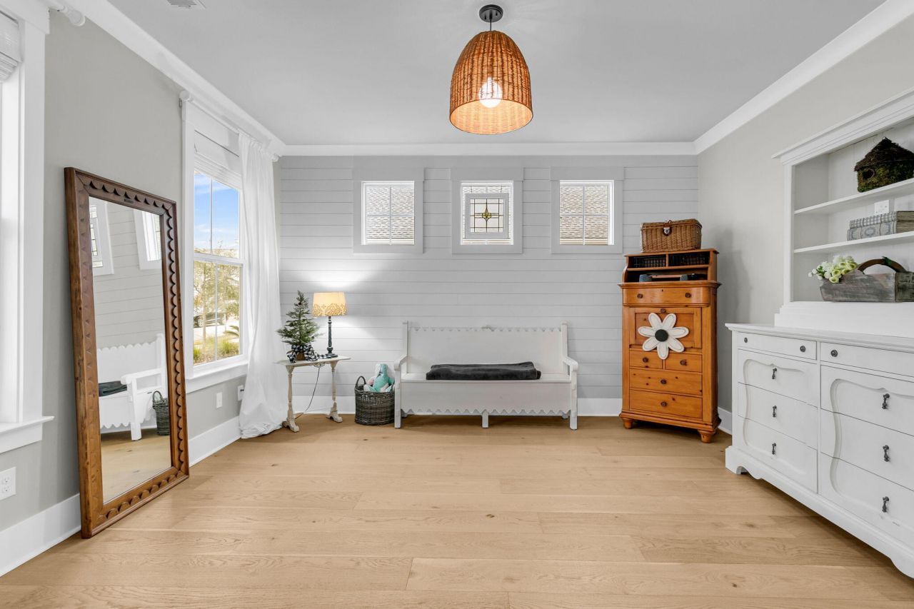 121 Falaise Street Photo 8