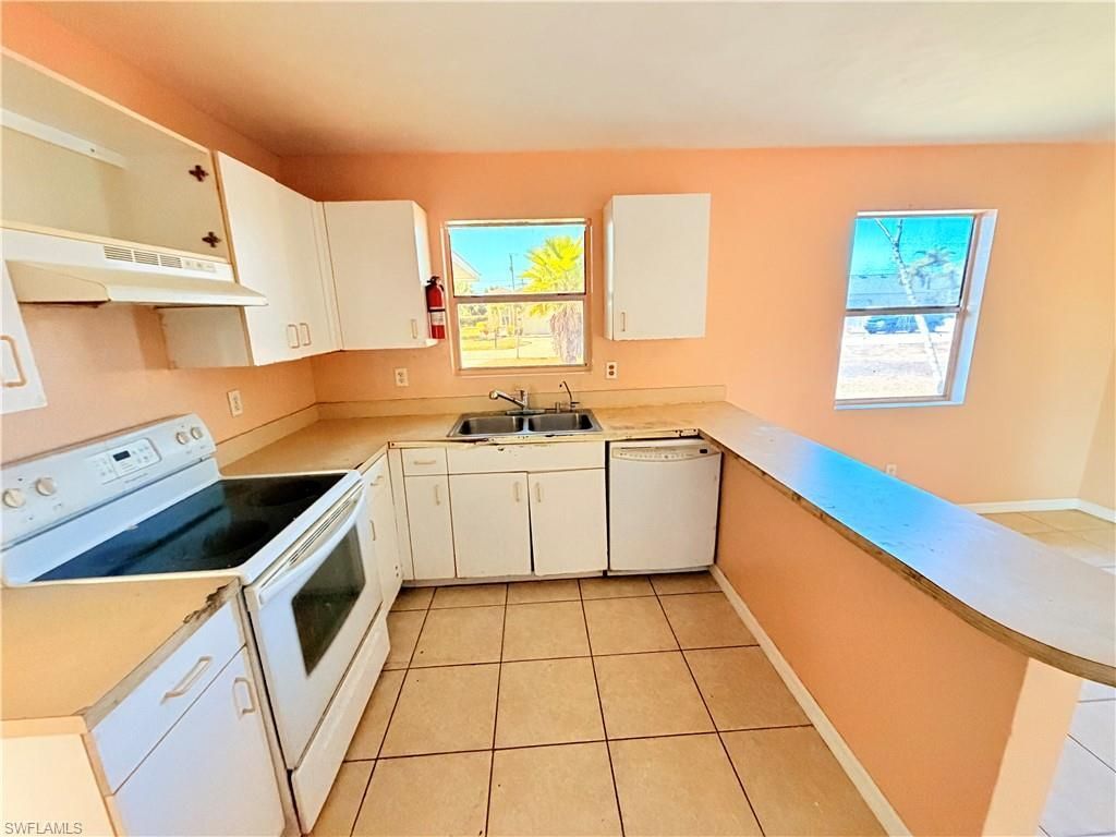 419 NE 16th Pl, Cape Coral, FL 33909 Photo