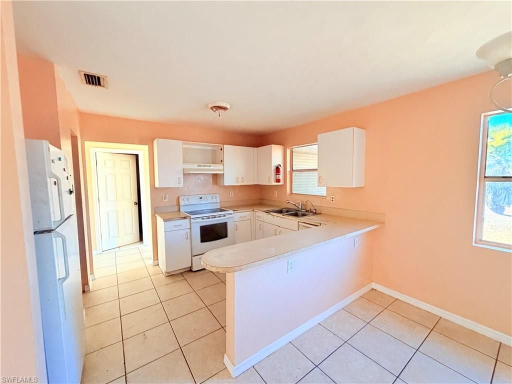 419 NE 16th Pl, Cape Coral, FL 33909 Photo