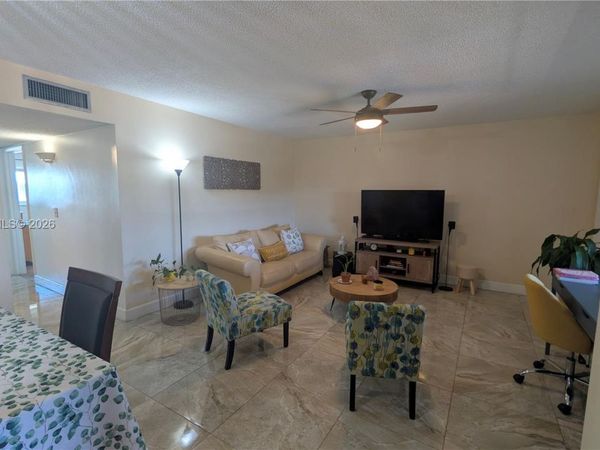 5300 Washington St , Unit T324, Hollywood, FL 33021