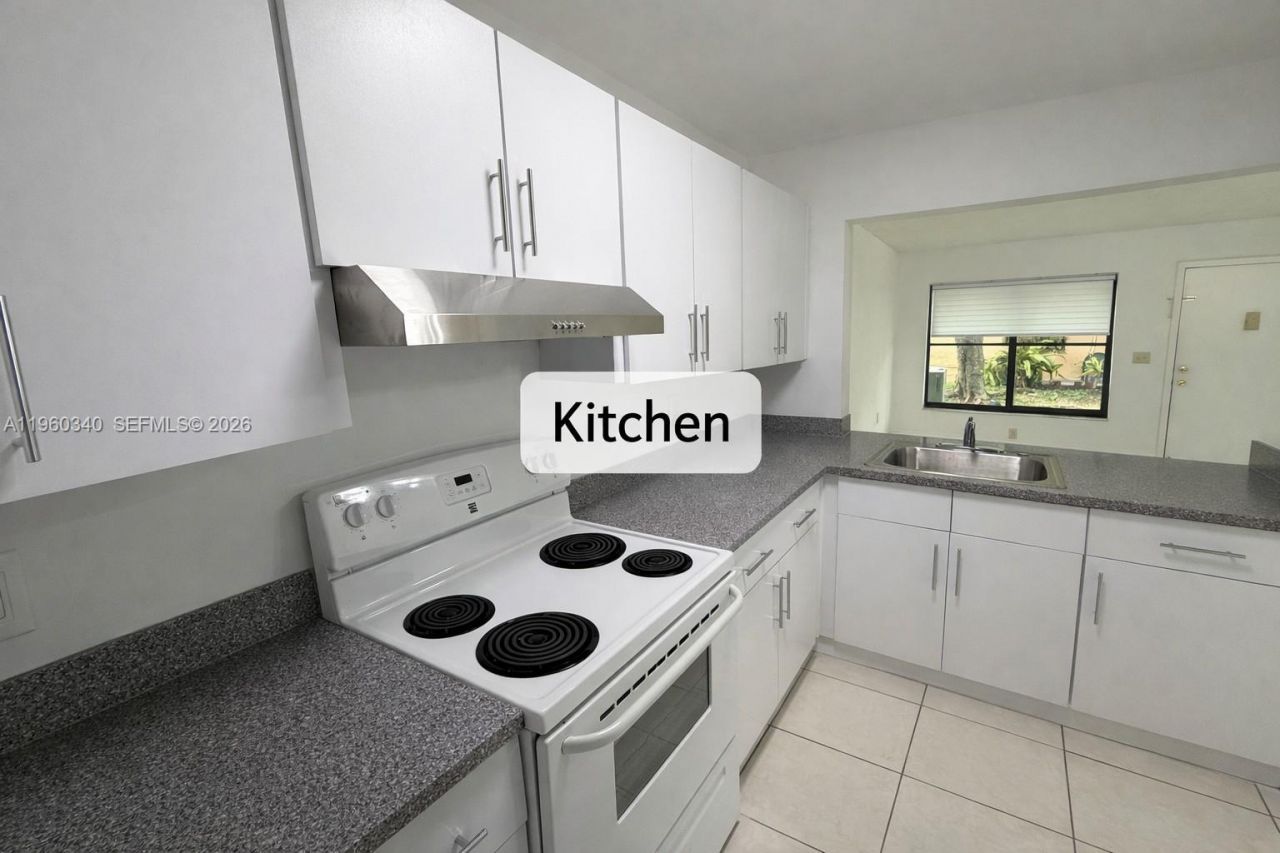 2530 W 67th Pl, Unit 12-29, Hialeah, FL 33016 Photo