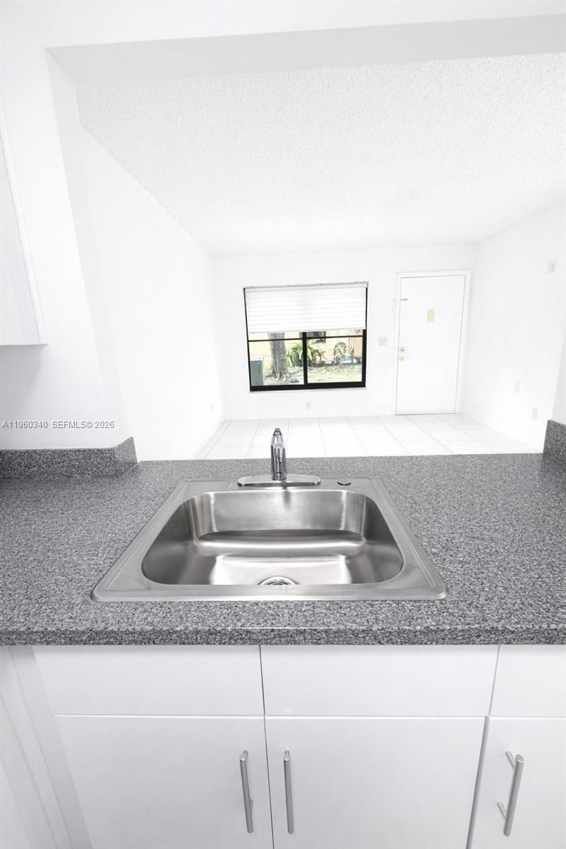 2530 W 67th Pl, Unit 12-29, Hialeah, FL 33016 Photo