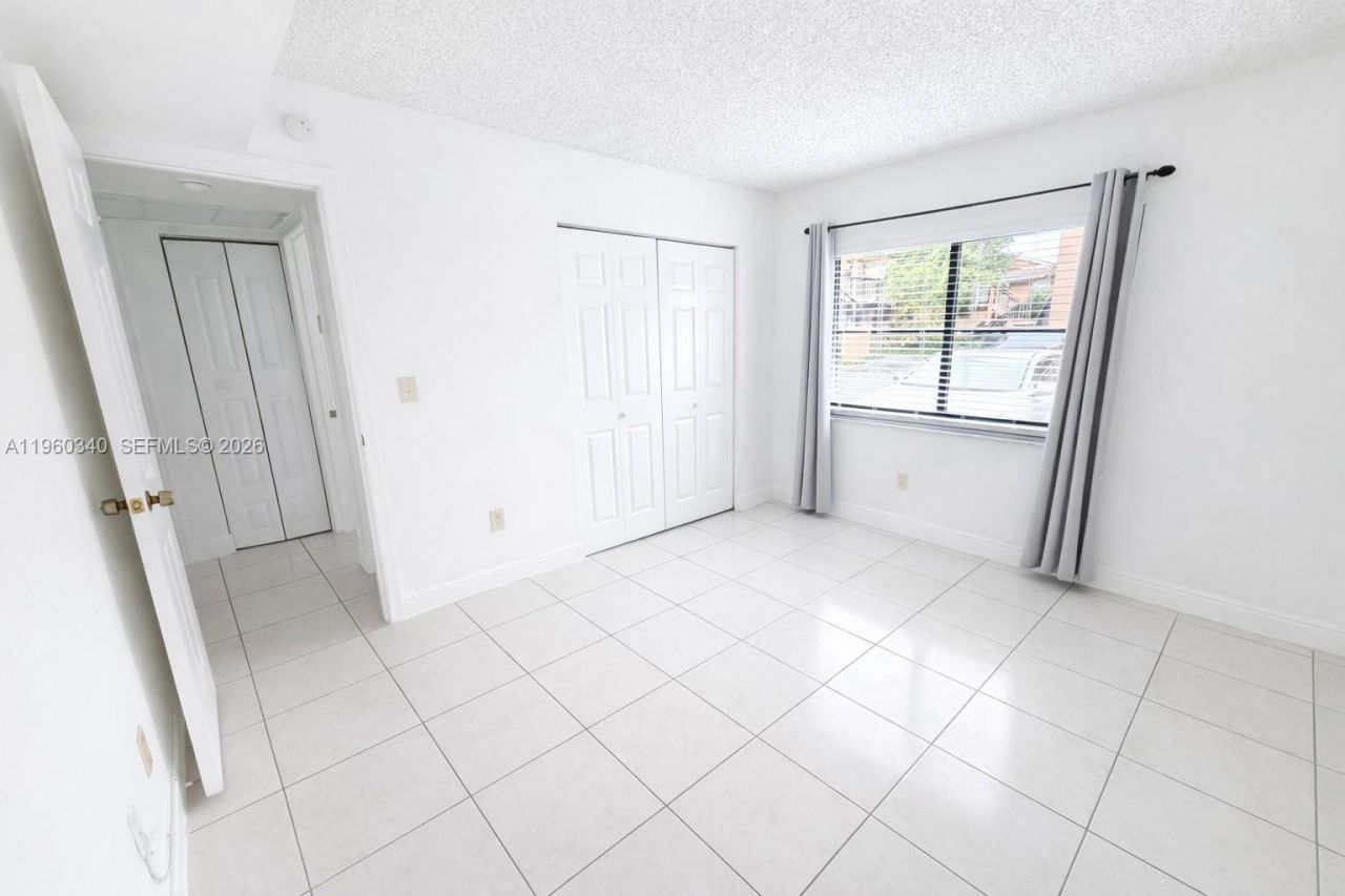 2530 W 67th Pl, Unit 12-29, Hialeah, FL 33016 Photo