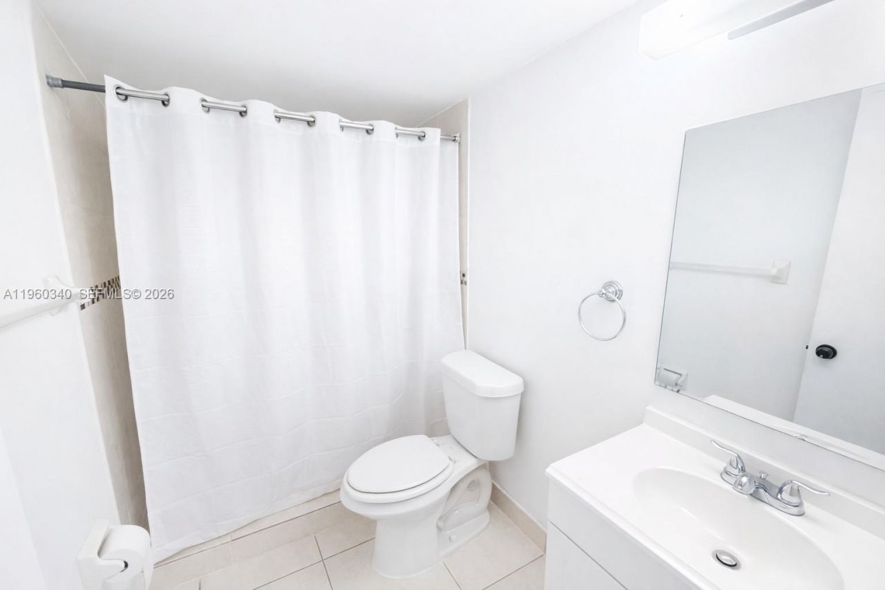 2530 W 67th Pl, Unit 12-29, Hialeah, FL 33016 Photo