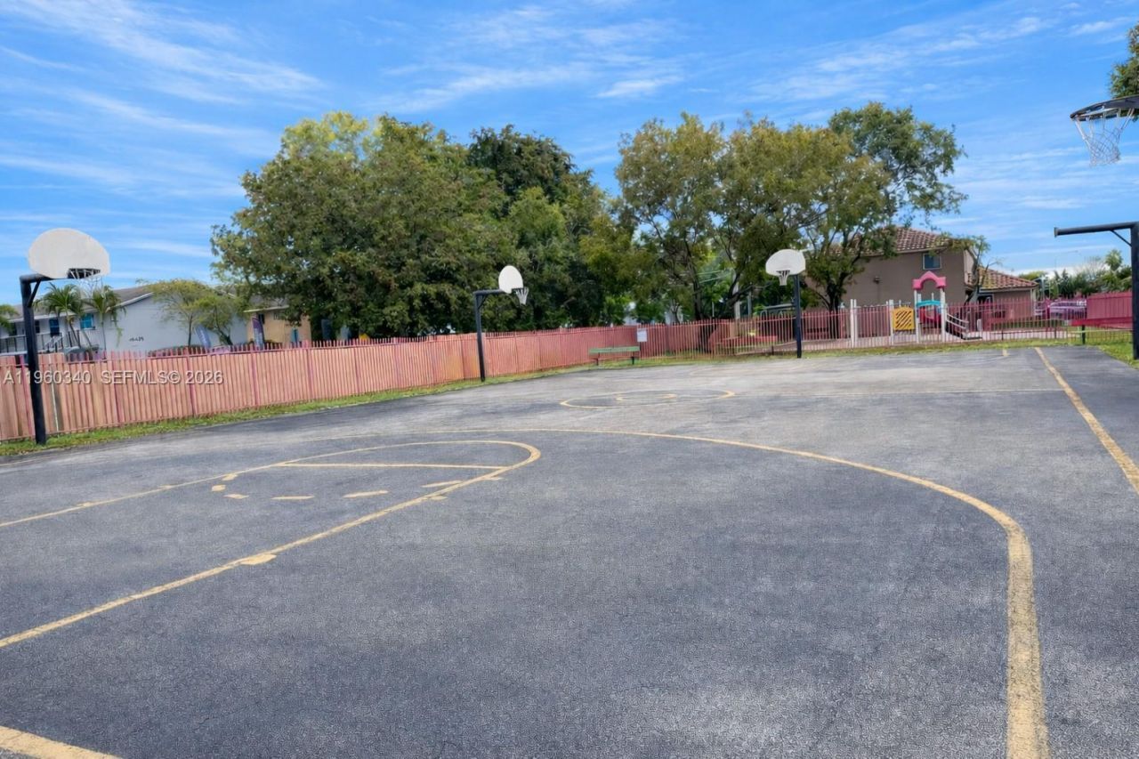 2530 W 67th Pl, Unit 12-29, Hialeah, FL 33016 Photo