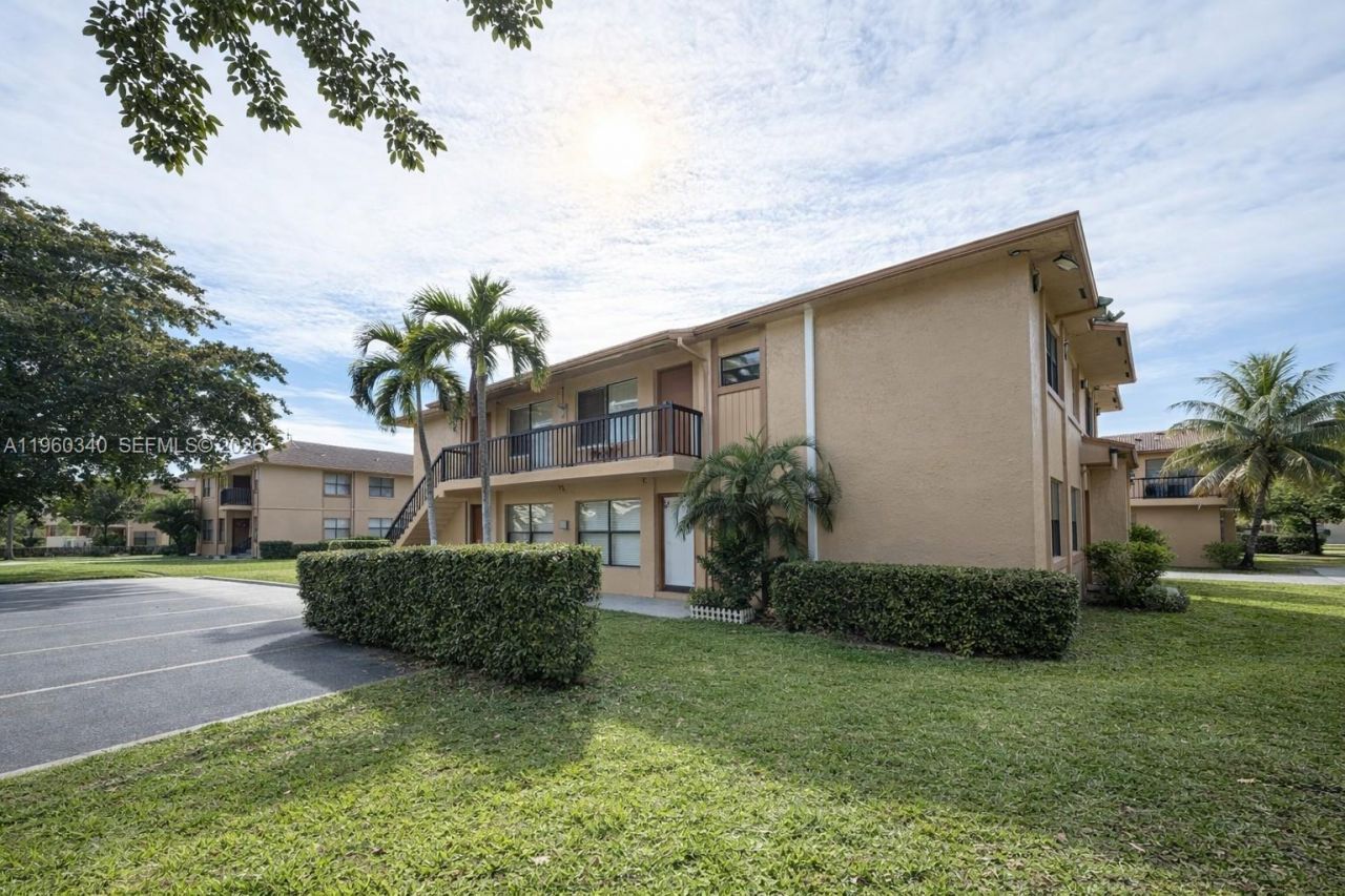 2530 W 67th Pl, Unit 12-29, Hialeah, FL 33016 Photo
