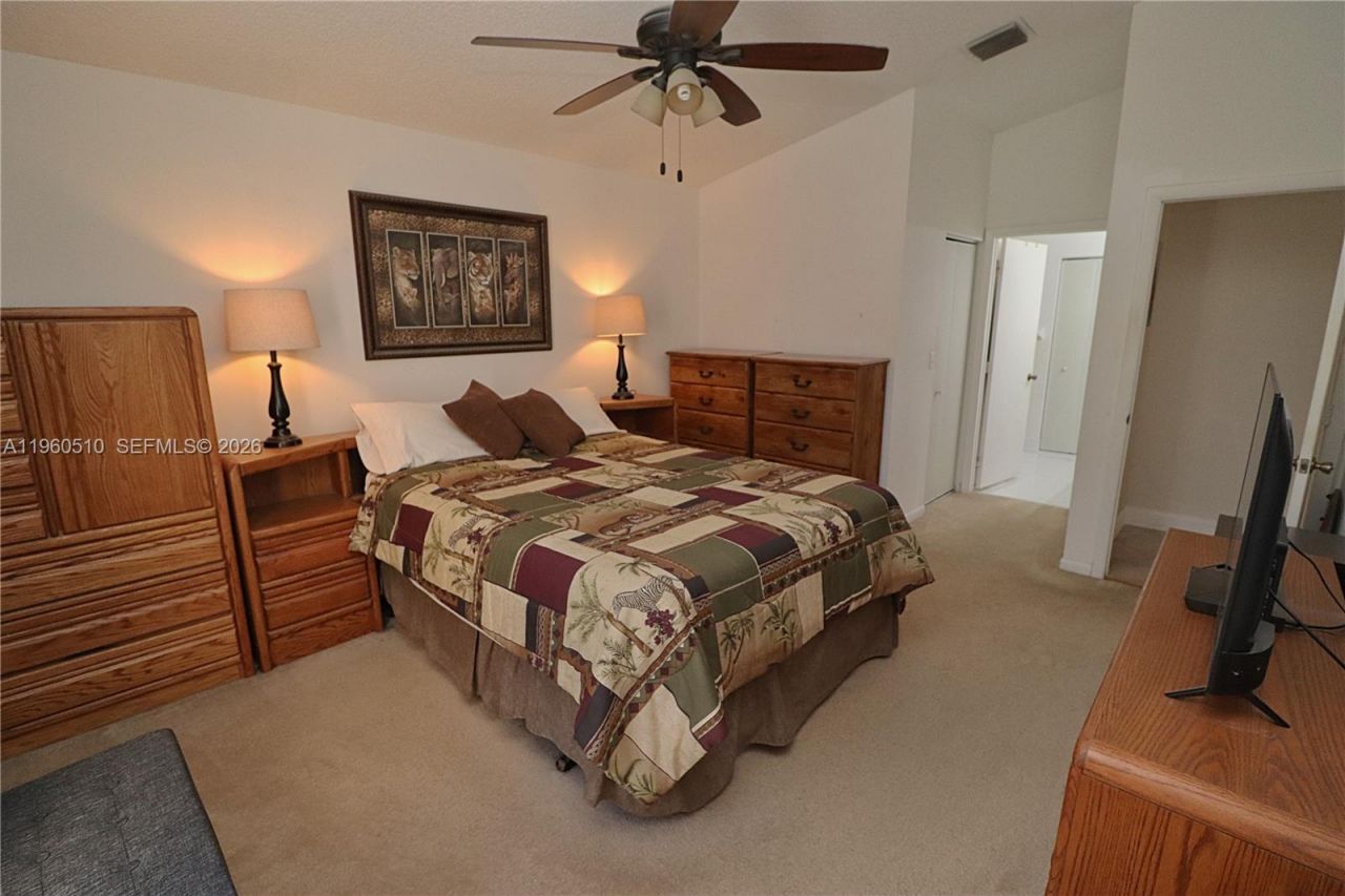 1523 NW 158th Ave, Pembroke Pines, FL 33028 Photo