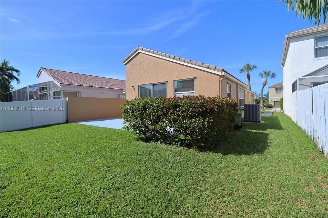 1523 NW 158th Ave, Pembroke Pines, FL 33028 Photo