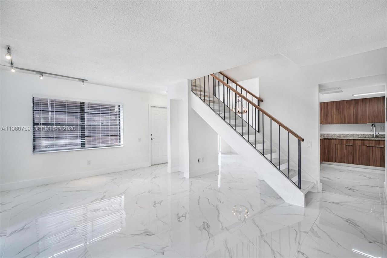 7074 SW 114th Pl, Unit B, Miami, FL 33173 Photo