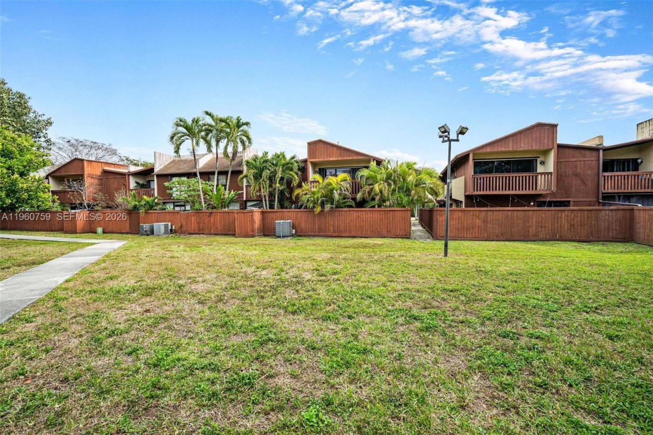 7074 SW 114th Pl, Unit B, Miami, FL 33173 Photo