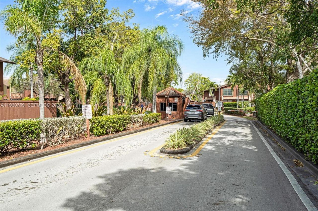 7074 SW 114th Pl, Unit B, Miami, FL 33173 Photo