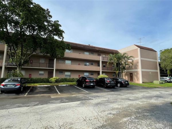 8350 Sands Point Blvd, Unit E204, Tamarac, FL 33321