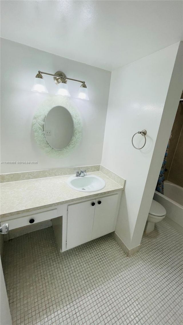 8350 Sands Point Blvd, Unit E204, Tamarac, FL 33321 Photo