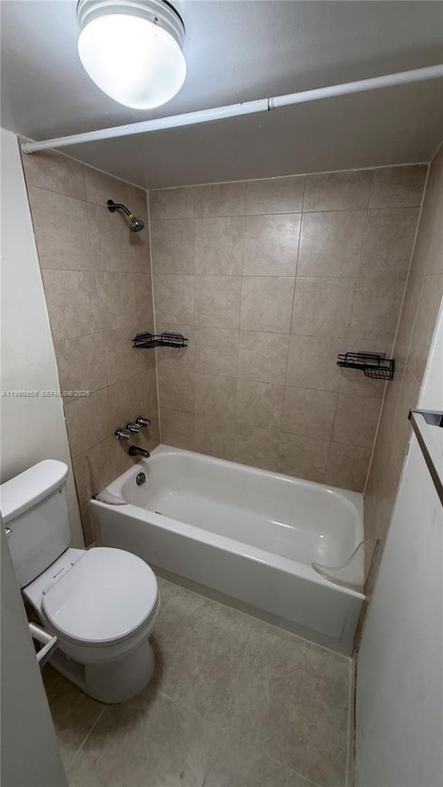 8350 Sands Point Blvd, Unit E204, Tamarac, FL 33321 Photo