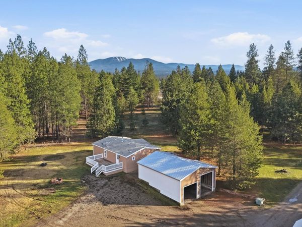 6615 E Valley Ln, Elk, WA 99009