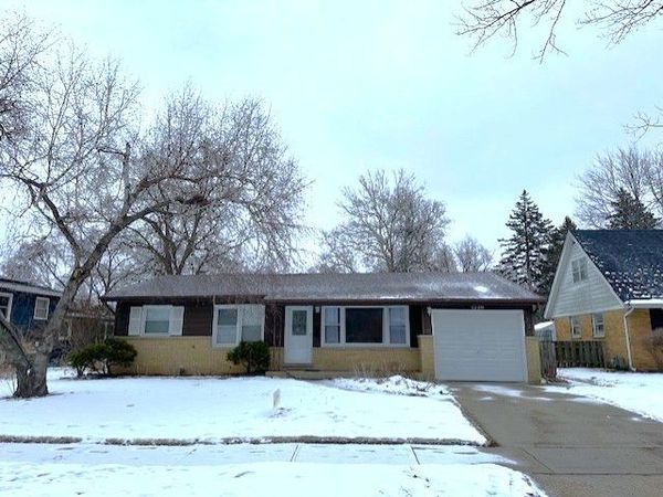 1229 Algonquin Drive, Elgin, IL 60120