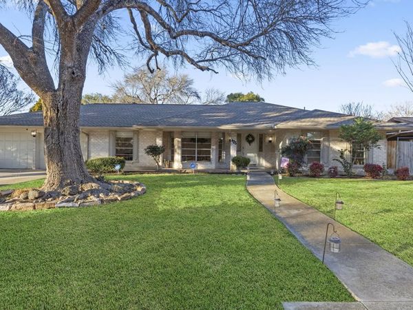 425 Crestwind, Windcrest, TX 78239