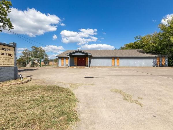 6409 W Poly Webb Road , Arlington, TX 76016