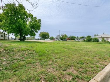 1503 E Vickery Boulevard, Fort Worth, TX 76104