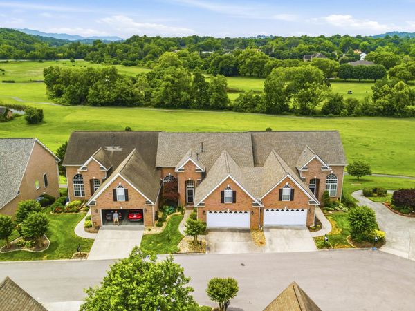 1139 Creekside Village Way, Seymour, TN 37865
