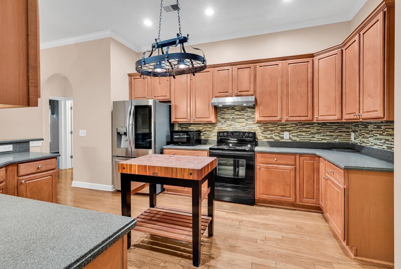 486 Camden Circle Photo 15