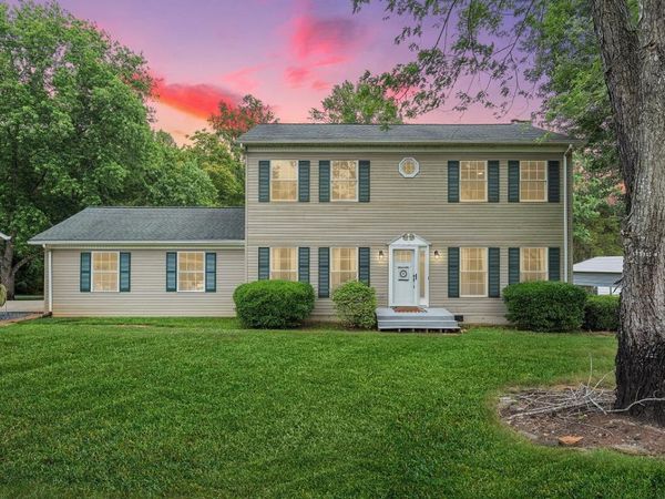 10 Sunny Cove RD , Moneta, VA 24121