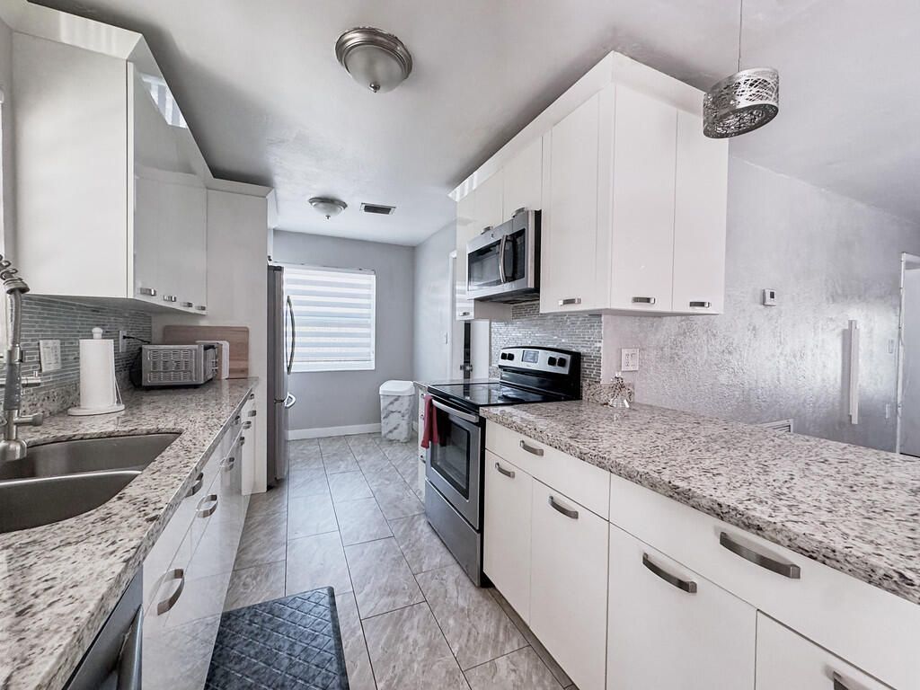 3621 NW 35th Way, Lauderdale Lakes, FL 33309 Photo