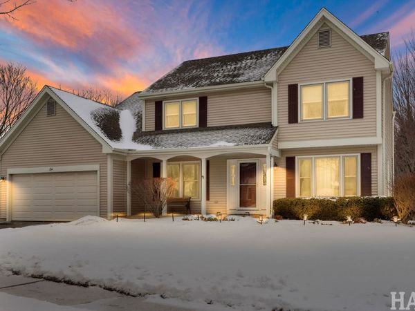 84 Foxboro Lane, Gurnee, IL 60031