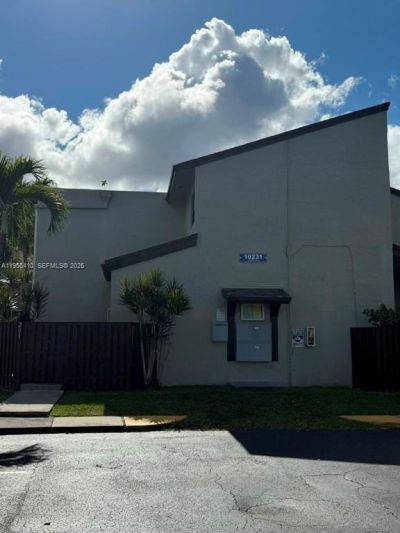 10231 Fontainebleau Blvd , Unit 201, Miami, FL 33172 Photo