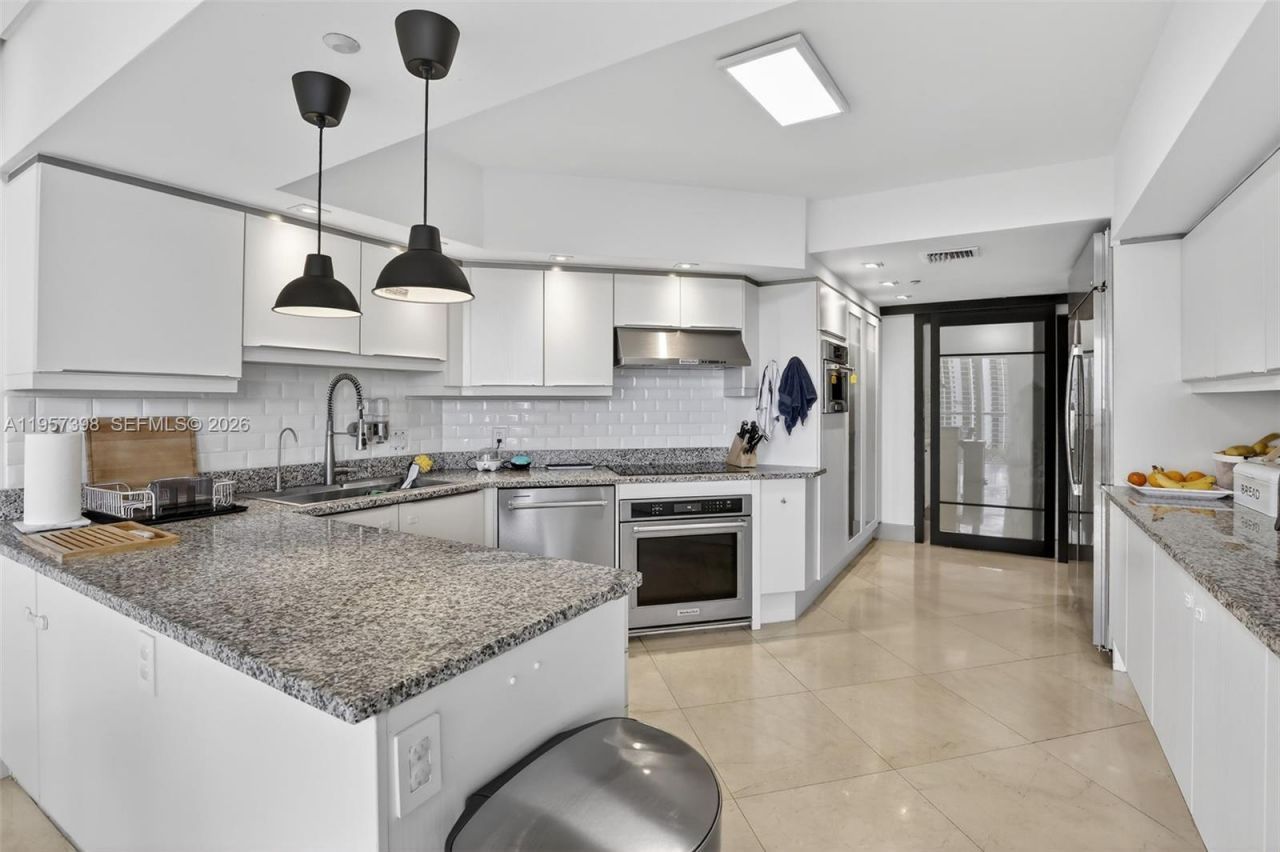 7000 Island Blvd, Unit 1109, Aventura, FL 33160 Photo