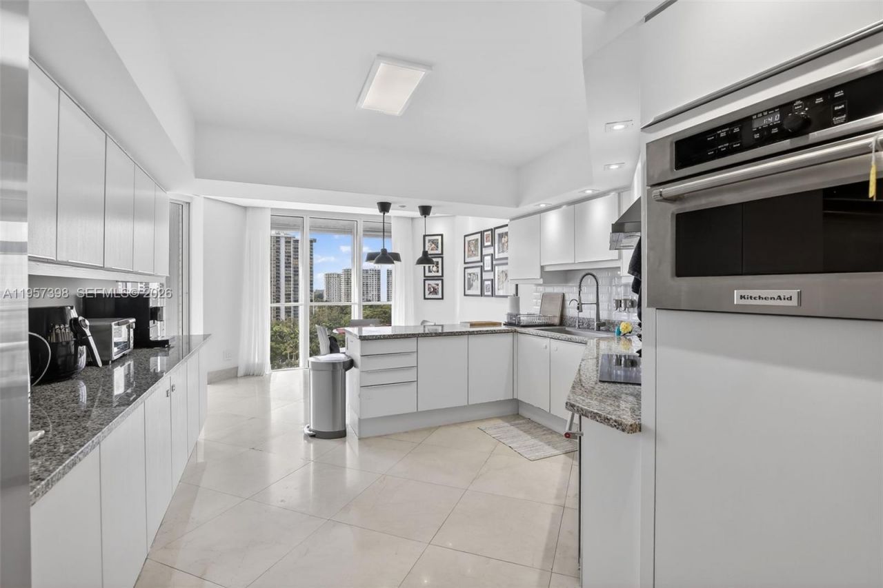 7000 Island Blvd, Unit 1109, Aventura, FL 33160 Photo