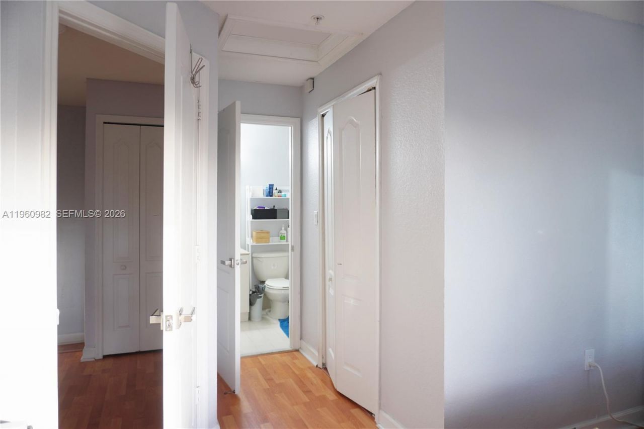 130 Jacaranda Country Club Dr, Unit 203, Plantation, FL 33324 Photo