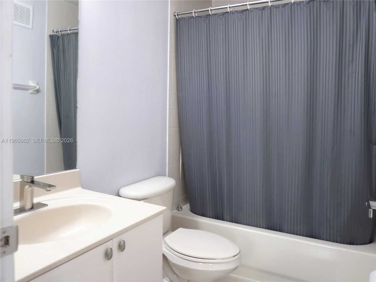 130 Jacaranda Country Club Dr, Unit 203, Plantation, FL 33324 Photo