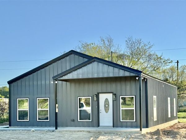 200 Lois Circle, Granbury, TX 76049