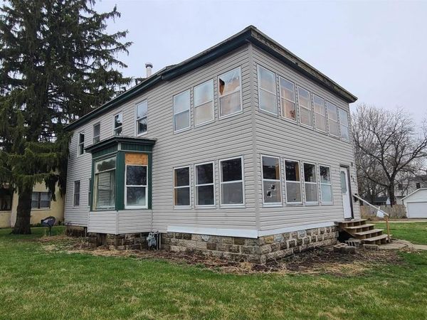 421 W 7th Avenue, ROCHELLE, IL 61068